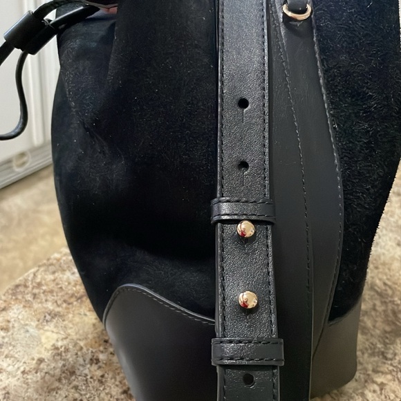 Michael Kors Cary Medium Suede and Leather Bucket Bag comes in a MK dust bag - Picture 8 of 10